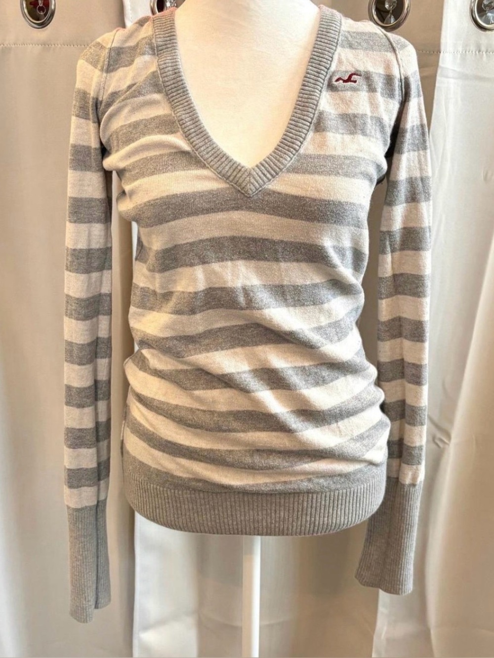 Vintage deep v neck sweater